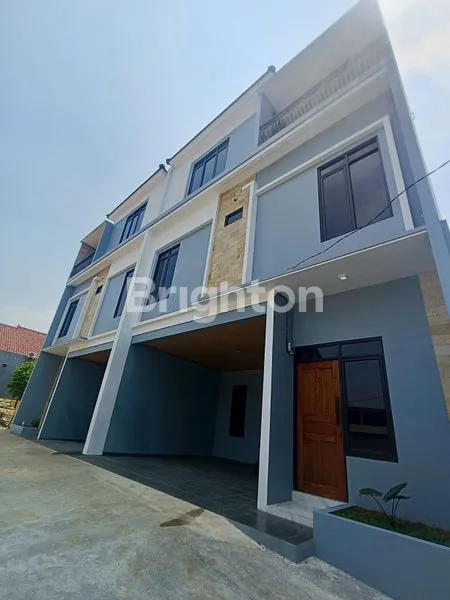 image RUMAH 3 LANTAI DEKAT KAMPUS GUNADARMA DEPOK (1)