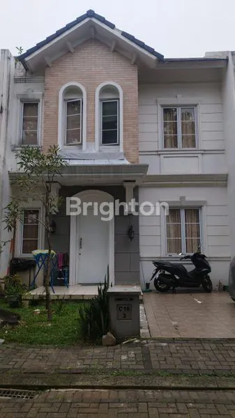 image RUMAH 2 LANTAI SEMI FURNISHED DI VANYA PARK (1)