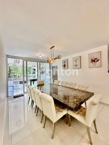 image VILLA MEWAH MEGA MENDUNG (2)