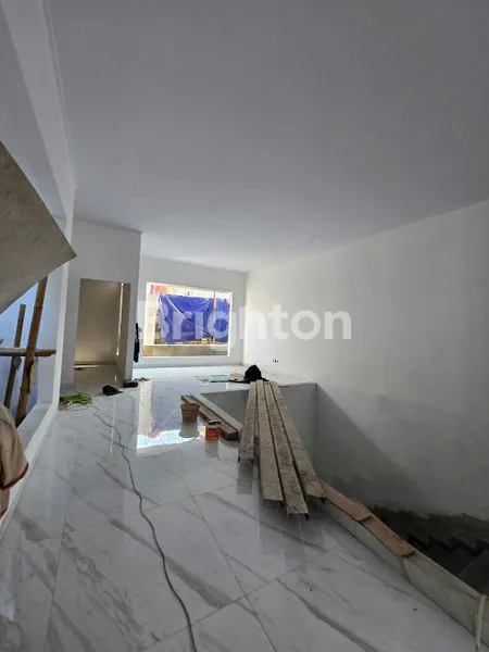 image RUMAH BARU 2 LANTAI ON PROGRESS 70% DI TAMAN VILLA MERUYA (4)
