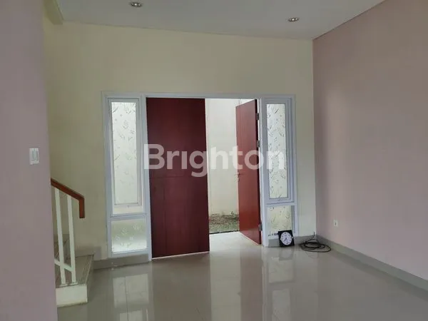 image RUMAH MEWAH DI OCBD PINE RESIDENCE, 2 KT (8)
