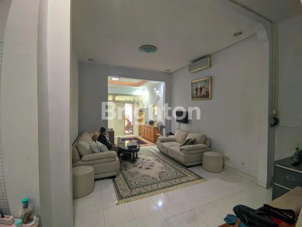 image RUMAH 2,5 LANTAI 300M² DI BENHILL (6)