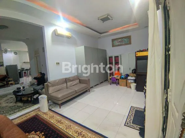 image RUMAH 2,5 LANTAI 300M² DI BENHILL (4)