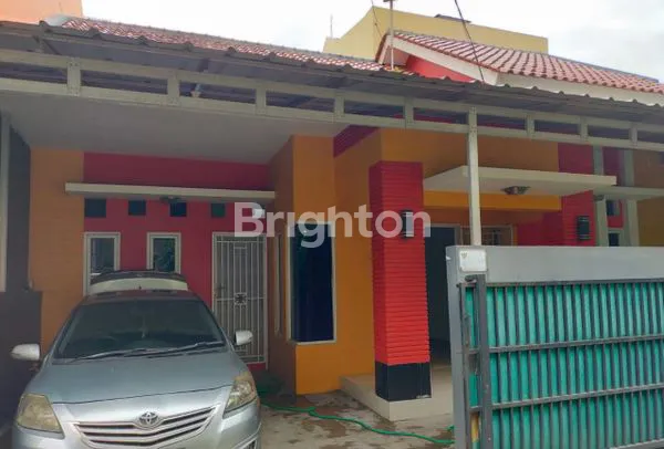 image RUMAH TERAWAT DAN SIAP HUNI DI CIJANTUNG PASAR REBO JAKARTA TIMUR (1)