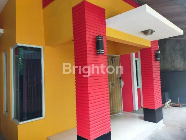 image RUMAH TERAWAT DAN SIAP HUNI DI CIJANTUNG PASAR REBO JAKARTA TIMUR (3)