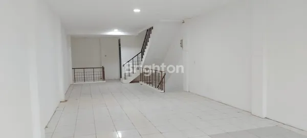 image DIJUAL & DISEWAKAN RUKO 3 LANTAI RAFFLES HILL CIBUBUR – LOKASI STRATEGIS, SHM, SIAP USAHA (4)