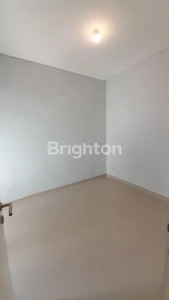 image RUMAH NEW GRESS DENGAN KONSEP MINIMALIS MODERN + BONUS FURNISHED DI WISATA BUKIT MAS, DEKAT CITRALAND, NATIONAL HOSPITAL, PAKUWON MALL (3)