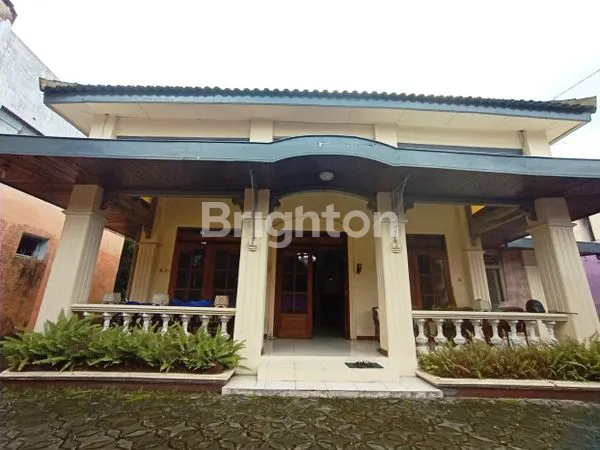 image DIJUAL RUMAH ETNIK KLASIK MASIH TERAWAT (1)