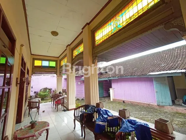 image DIJUAL RUMAH ETNIK KLASIK MASIH TERAWAT (8)