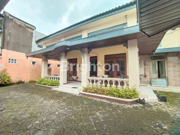 image DIJUAL RUMAH ETNIK KLASIK MASIH TERAWAT (3)
