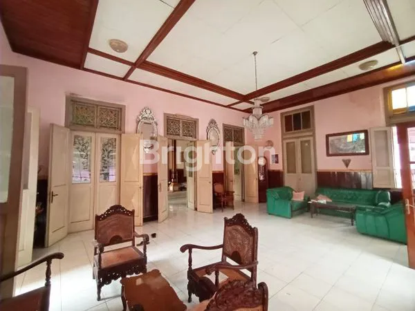 image DIJUAL RUMAH ETNIK KLASIK MASIH TERAWAT (5)