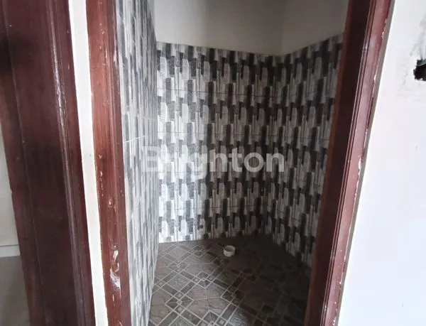 image BRAND NEW - HUNIAN DALAM PERUMAHAN JALAN KEBO IWA - DENPASAR BARAT 2 LANTAI 4 BR SHM (6)