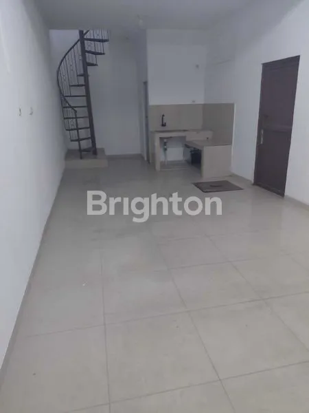 image RUKO STRATEGIS LT 52M² DI PADEMANGAN (2)