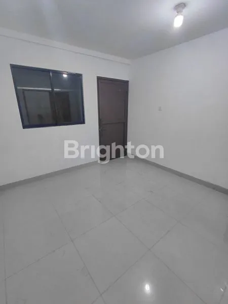 image RUKO STRATEGIS LT 52M² DI PADEMANGAN (5)