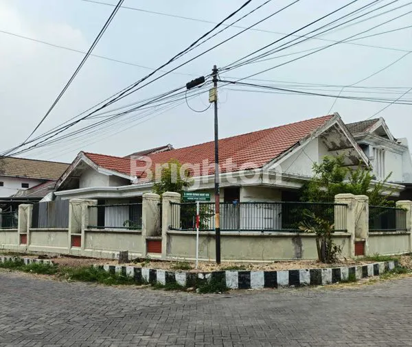image RUMAH HOOK SIAP HUNI LT 555M² LOKASI PREMIUM (1)