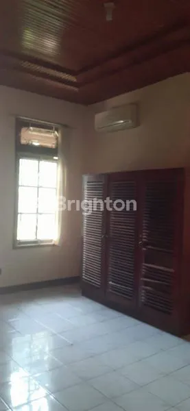 image FOR SALE CLASSIC STYLE HOUSE 9 BEDROOMS 5 ARE (6)