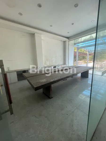 image BANGUNAN KOMERSIAL LUAS DI KEMANG PRATAMA – COCOK UNTUK KANTOR, TEMPAT LES, ATAU USAHA LAINNYA (6)