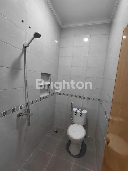 image RUMAH BARU BANGUN 3 LANTAI PADEMANGAN TIMUR (4)