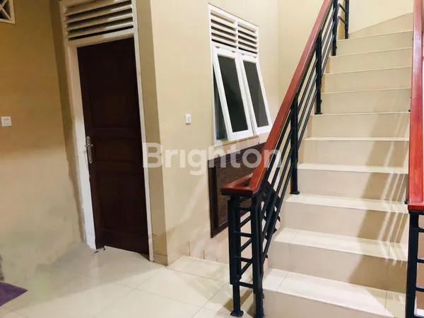 image DISEWAKAN HARGA TERJANGKAU RUMAH 3 KAMAR, GARASI 2-3 MOBIL, KEMANG UTARA, ROOFTOP VIEW, AC & KITCHEN SET (3)