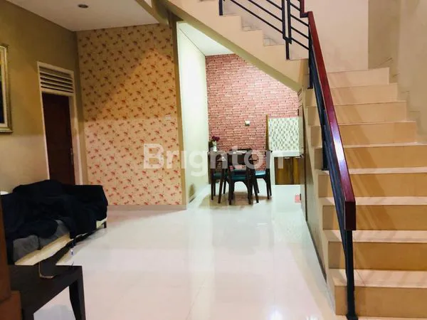 image DISEWAKAN HARGA TERJANGKAU RUMAH 3 KAMAR, GARASI 2-3 MOBIL, KEMANG UTARA, ROOFTOP VIEW, AC & KITCHEN SET (4)