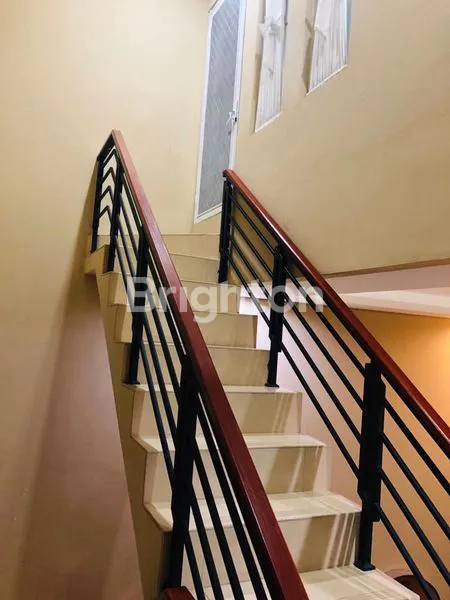 image DISEWAKAN HARGA TERJANGKAU RUMAH 3 KAMAR, GARASI 2-3 MOBIL, KEMANG UTARA, ROOFTOP VIEW, AC & KITCHEN SET (5)