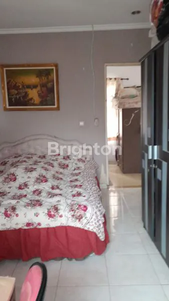 image RUMAH HOOK 2 LANTAI LT 135, 3 MENIT KE TOL (4)