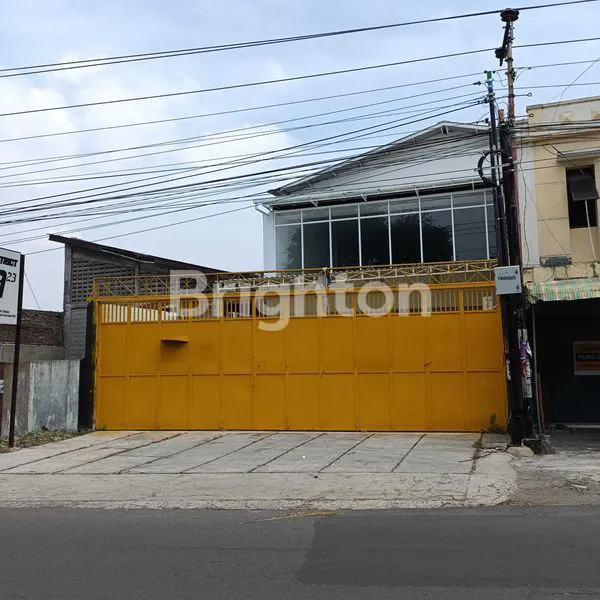 RUMAH PINGGIR JALAN RAYA AREA STRATEGIS