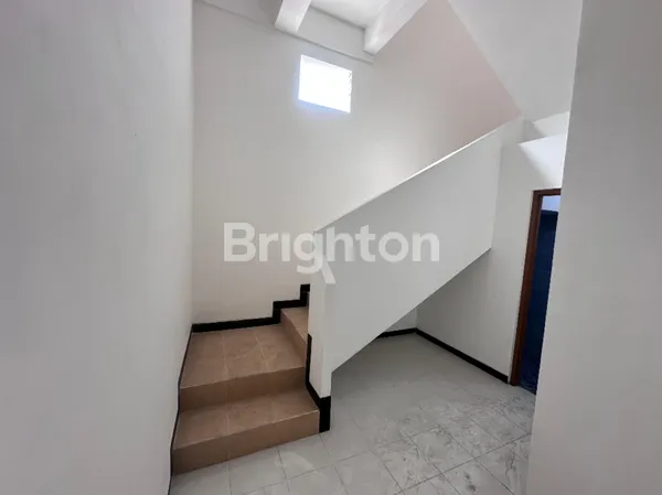 image RUKO 2 LANTAI DI JALAN RAYA PETEMON KALI GUBENG SURABAYA  (4)