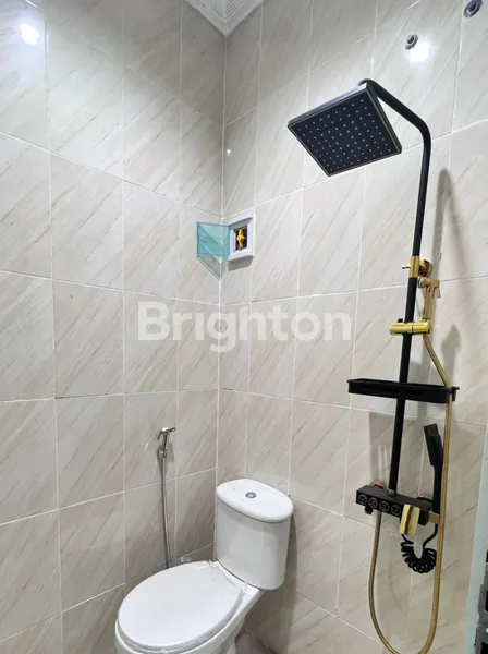 image RUMAH 2 LANTAI BARU GRESS WISMA TIRTA AGUNG ASRI GUNUNGANYAR DEKAT MEDOKAN RUNGKUT UPN PENJARINGAN MERR TOL TAMBAK SUMUR POCAND (6)