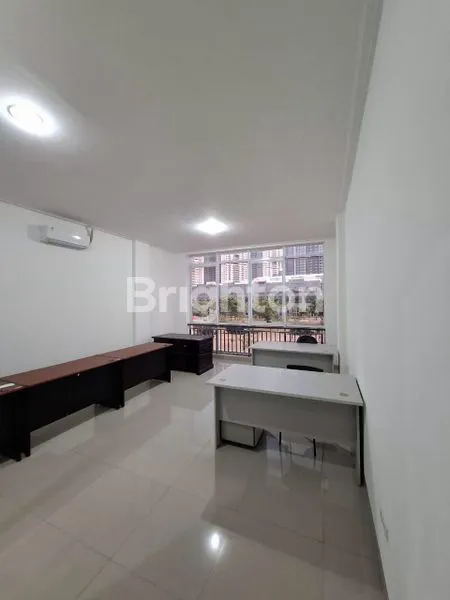 image RUKO LA RIVIERA PIK2 HADAP JALAN  (1)