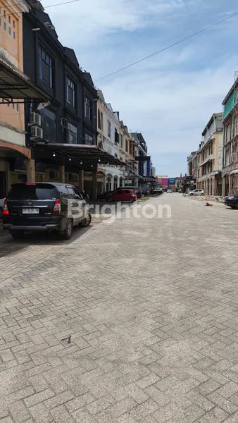 image RUKO 3 LANTAI STRATEGIS DI JL. NANGKA (1)