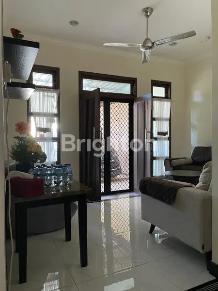 image DIJUAL RUMAH MEWAH 2 LANTAI PINGGIR JALAN (5)