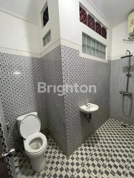 image SPACIOUS HOUSE WITH GARDEN IN WEST SIDE OF SANUR GARAGE FOR 2 CAR (8)