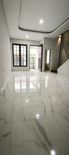 image RUMAH BARU 2 LT DI VIRGO KARANG EMPAT LT 90 LB 120 TAMBAKSARI (3)