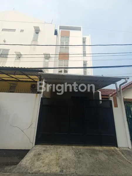 image RUMAH 3 LANTAI DEKAT TANJUNG DUREN, JAKARTA BARAT, LOKASI STRATEGIS (1)