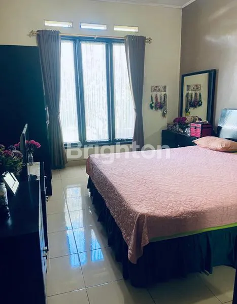 image RUMAH SIAP HUNI 4+1 KT FULL FURNISHED BANDUNG (6)