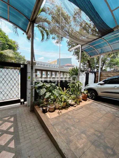 image RUMAH 3 LANTAI MERUYA UTARA JAKARTA BARAT (1)