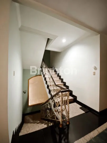 image RUMAH 3 LANTAI MERUYA UTARA JAKARTA BARAT (4)