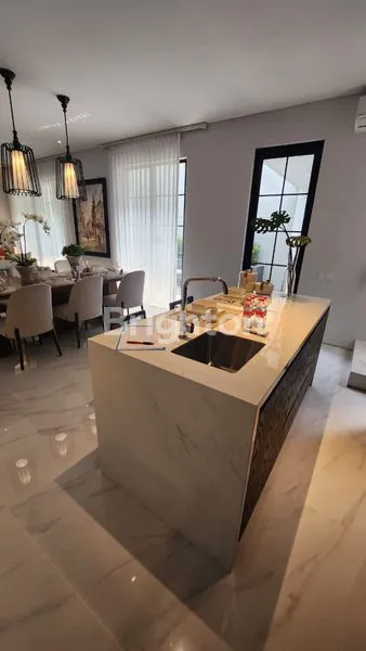 image \U2728 HUNIAN MEWAH SIAP HUNI DI JANTUNG CITRALAND UTAMA SURABAYA BARAT! (4)