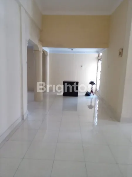 image RUMAH HALAMAN LUAS SIAP HUNI DEKAT STASIUN KRANJI (7)