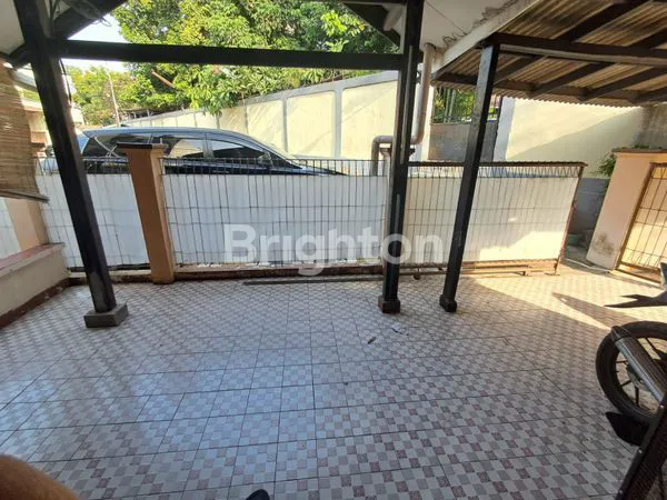 image RUMAH TINGGAL ATAU RUMAH KOS  DI KELAPA GADING POSISI HOOK (8)