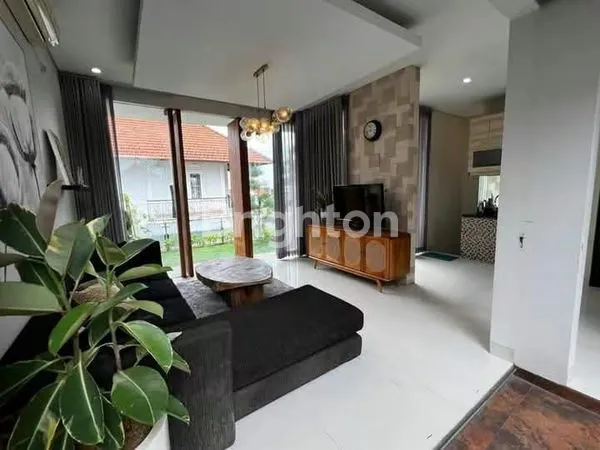 image VILA 3 LANTAI DI SEDAP MALAM  (7)