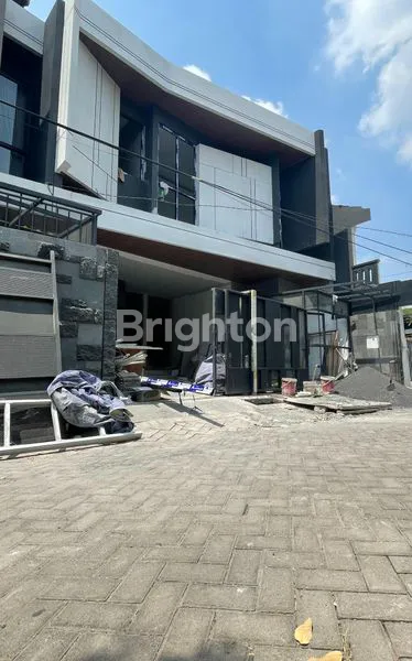 image RUMAH MEWAH & NYAMAN DI MANYAR INDAH SURABAYA, DEKAT MANYAR TOMPOTIKA, MANYAR KERTOARJO, MANYAR KERTOADI, MANYAR KARTIKA, KLAMPIS, ARAYA, GALAXY BUMI PERMAI, DHARMA HUSADA, KERTAJAYA, SEMOLOWARU & NGINDEN (1)