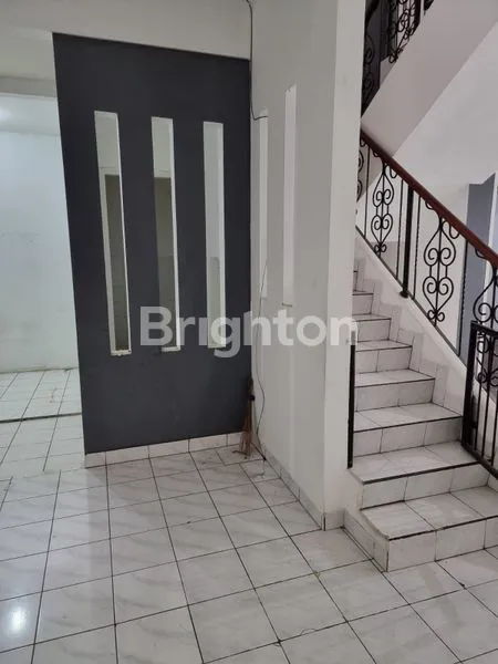 image RUMAH RAPI DISEWAKAN (5)