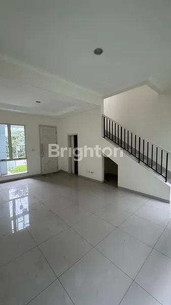 image RUMAH 2 LANTAI SIAP HUNI, CLUSTER CHIARA, SUVARNA SUTERA, TANGERANG (5)