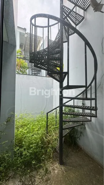 image RUMAH 2 LANTAI SIAP HUNI, CLUSTER CHIARA, SUVARNA SUTERA, TANGERANG (6)