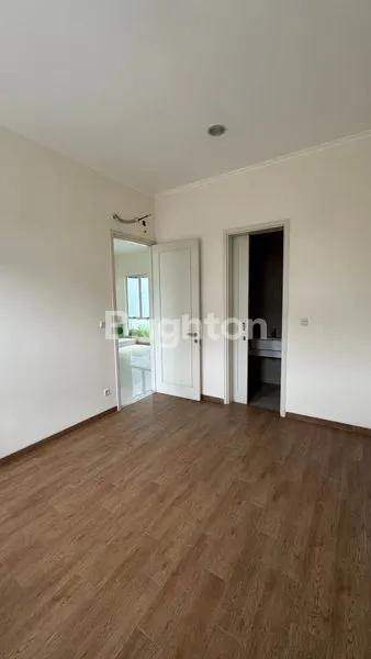 image RUMAH 2 LANTAI SIAP HUNI, CLUSTER CHIARA, SUVARNA SUTERA, TANGERANG (7)