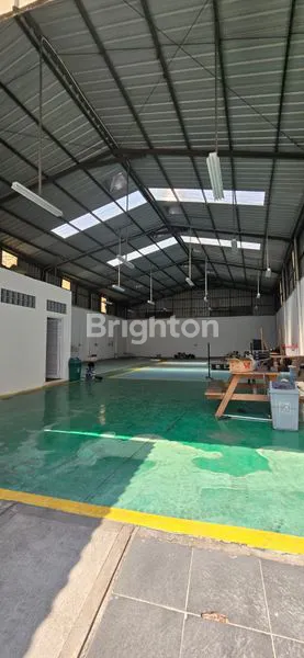 image GUDANG PINGGIR JALAN RAYA (1)