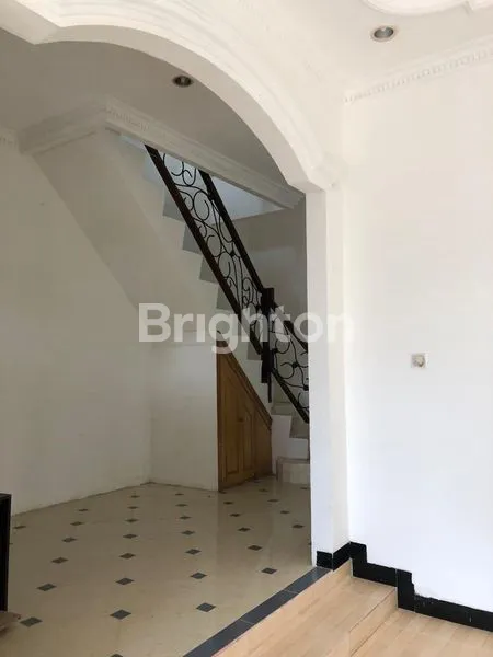 image RUMAH BARU DUA LANTAI  (5)