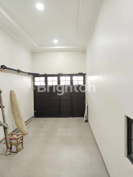 image DIJUAL CEPAT RUMAH SIAP HUNI, PLAFON TINGGI & CARPORT LUAS (8)